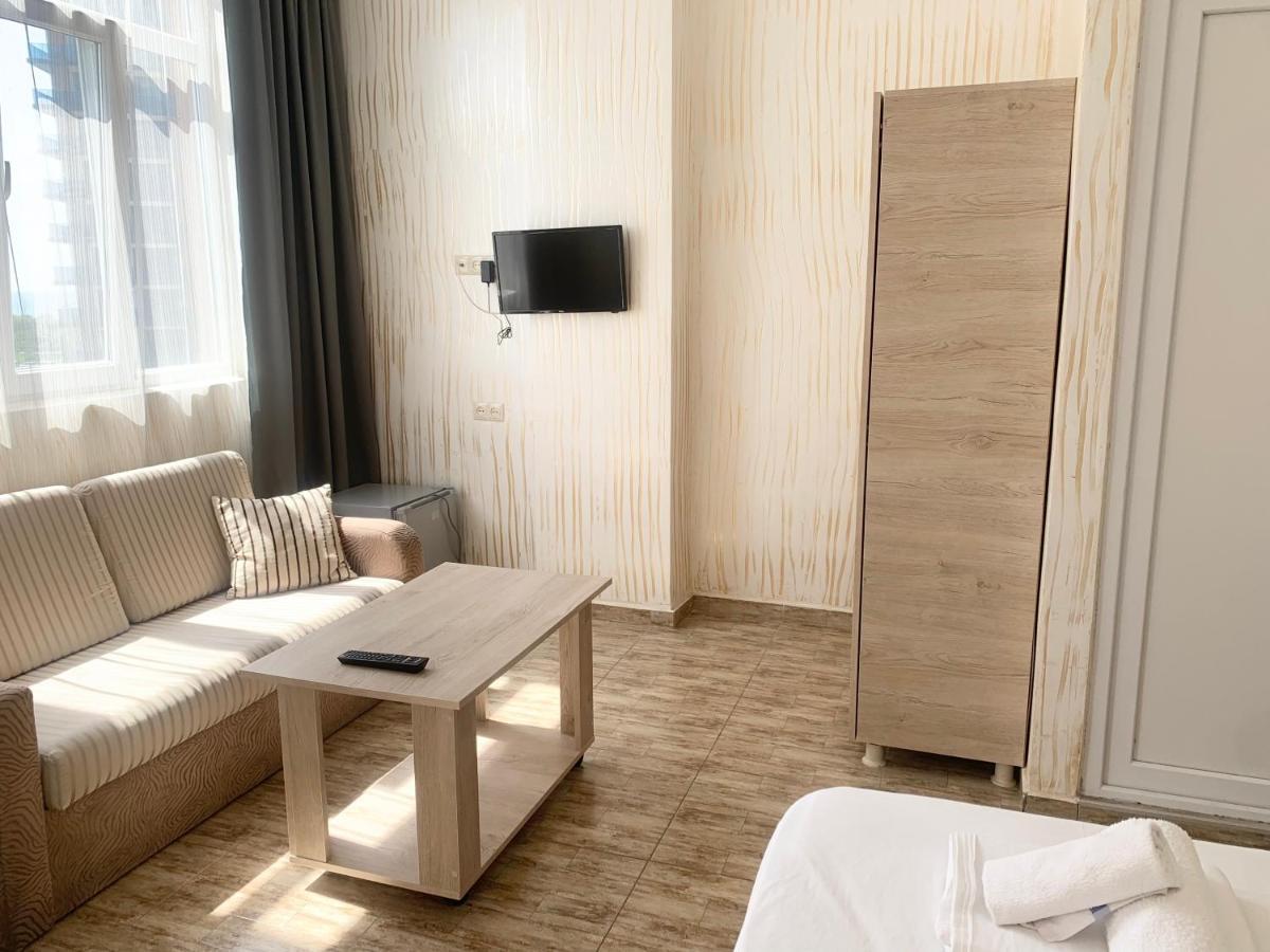 Hotel Batumi Inn ภายนอก รูปภาพ