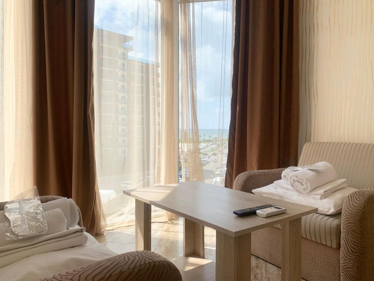 Hotel Batumi Inn ภายนอก รูปภาพ