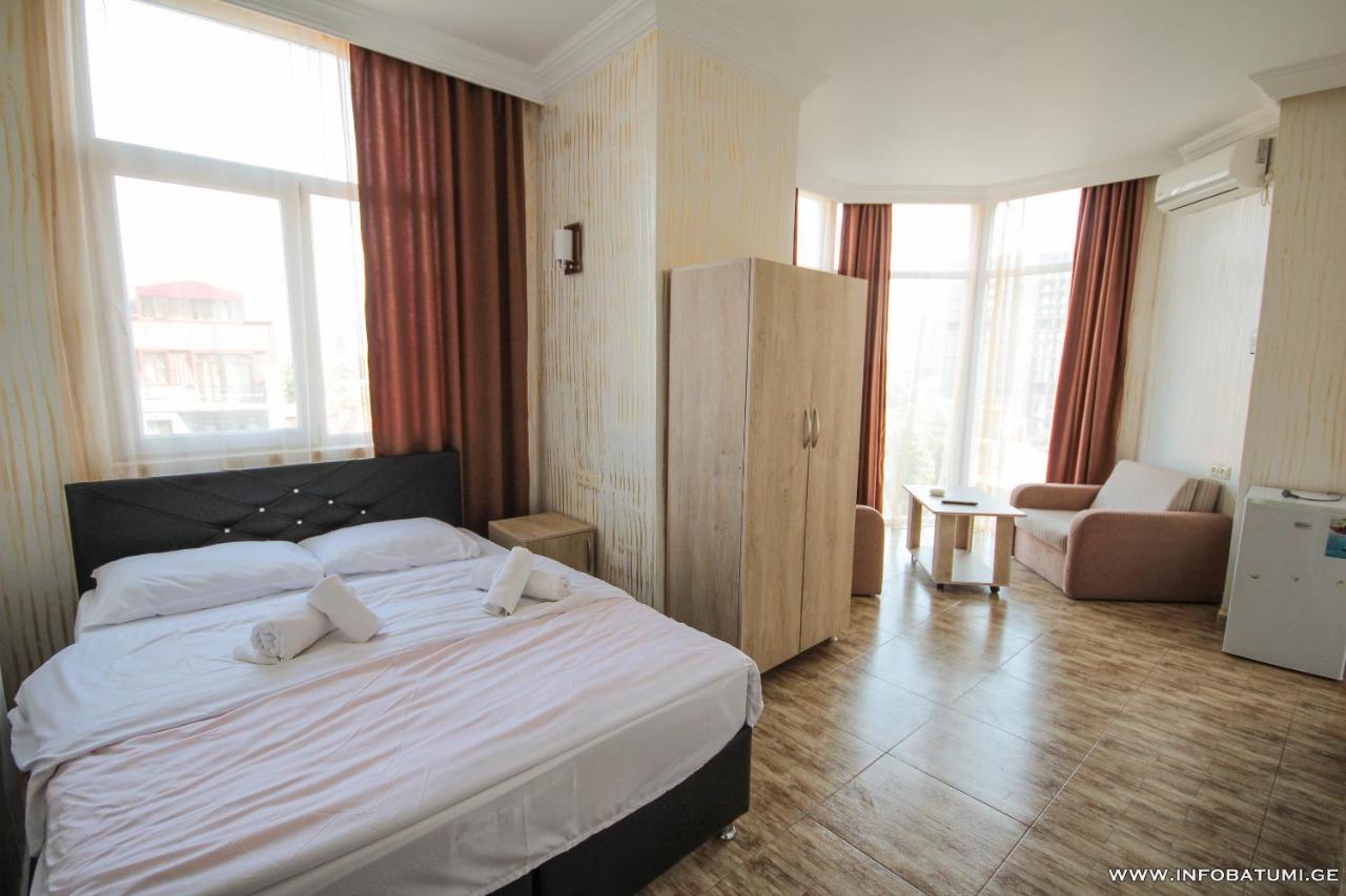 Hotel Batumi Inn ภายนอก รูปภาพ