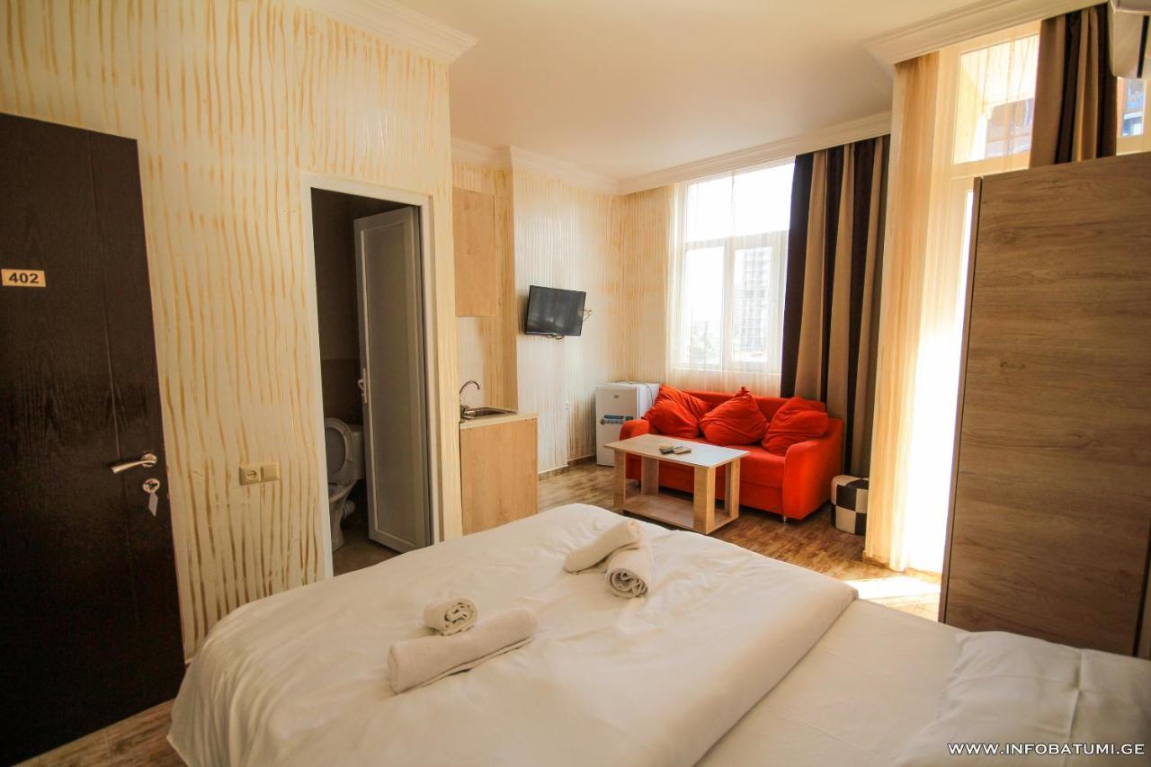 Hotel Batumi Inn ภายนอก รูปภาพ