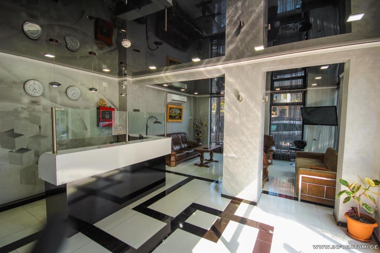 Hotel Batumi Inn ภายนอก รูปภาพ