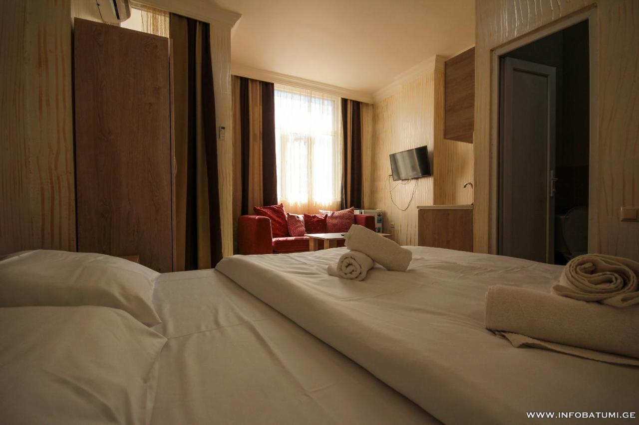 Hotel Batumi Inn ภายนอก รูปภาพ