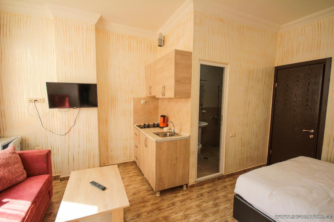 Hotel Batumi Inn ภายนอก รูปภาพ