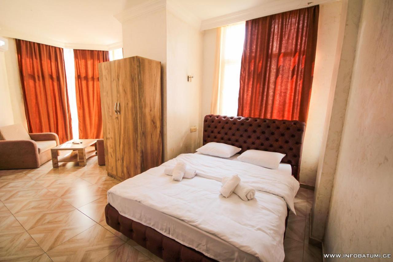 Hotel Batumi Inn ภายนอก รูปภาพ