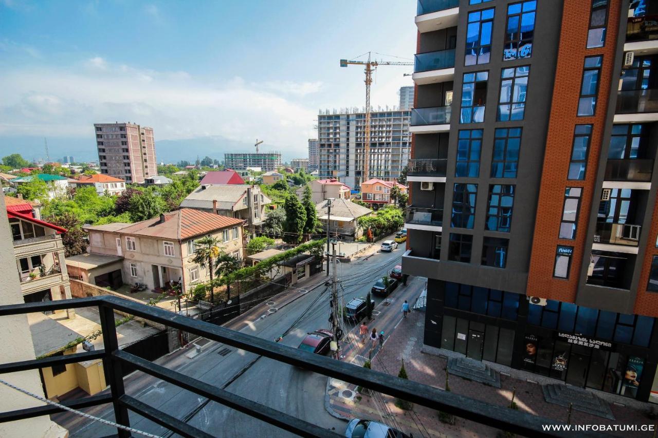 Hotel Batumi Inn ภายนอก รูปภาพ