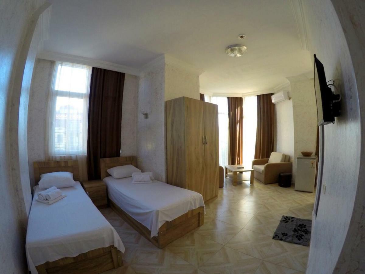 Hotel Batumi Inn ภายนอก รูปภาพ