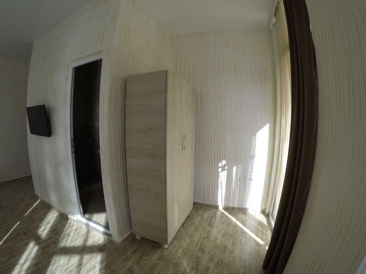 Hotel Batumi Inn ภายนอก รูปภาพ