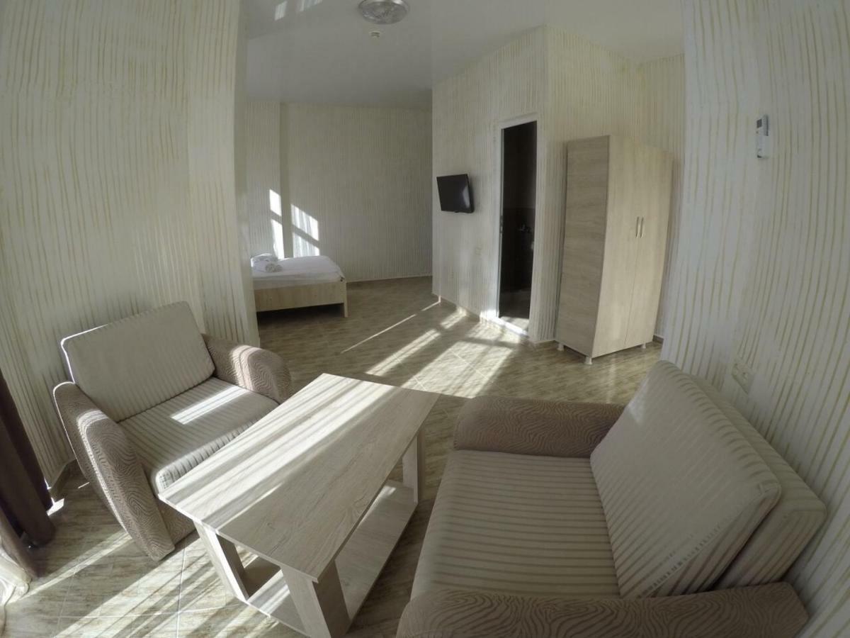 Hotel Batumi Inn ภายนอก รูปภาพ